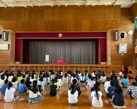 桂ぽんぽ娘さんより、いじめによってつらい思いをしている子どもたちに、私たち大人がどのように向き合うべきかを改めて考える機会をいただきました。